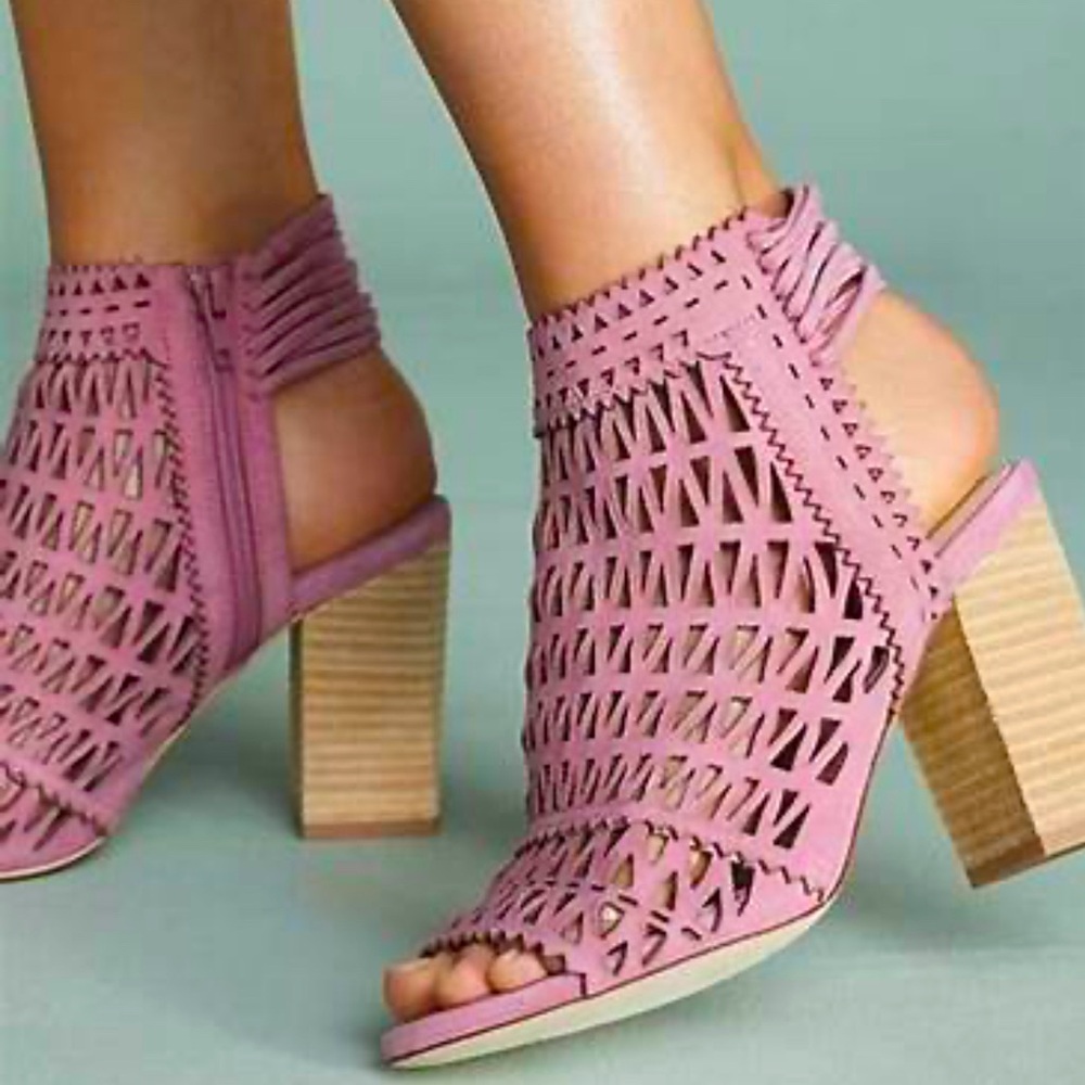 Beautiful Jeffrey Campbell Pink Suede Laser Cut Heeled Sandals!